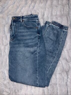 American Eagle Women’s Medium Wash Blue Jogger Jeans LONG